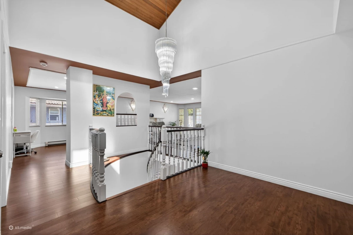 Living Room Photo of 9515 124a Street, Surrey, BC