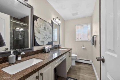 Basement Recreation Room Photo of 9515 124a Street, Surrey, BC