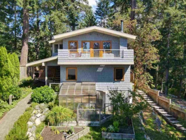 Staircase Photo of 5388 Sans Souci Road, Halfmoon Bay, BC