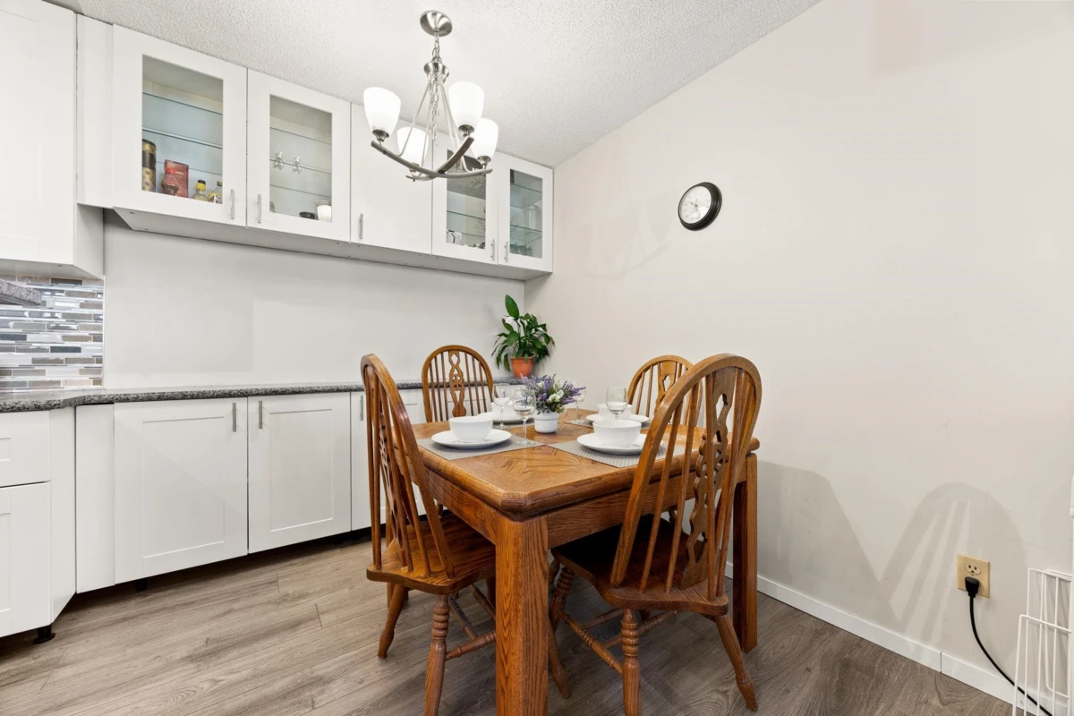 Family Room Photo of 1202 6759 Willingdon Avenue, Burnaby, BC