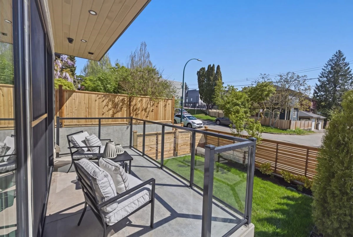 Exterior Rear Photo of 1 625 E 24th Avenue, Vancouver, BC