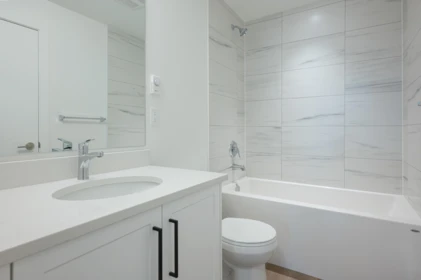 Loft / Bonus Room Photo of 306 33820 South Fraser Way, Abbotsford, BC
