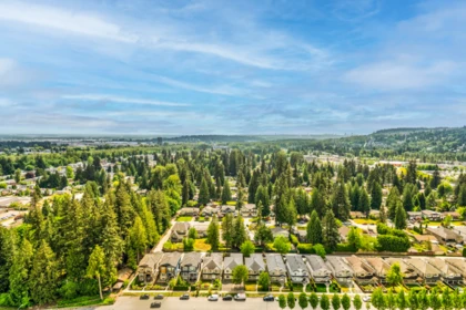 Garden / Landscaping Photo of 3101 3102 Windsor Gate, Coquitlam, BC