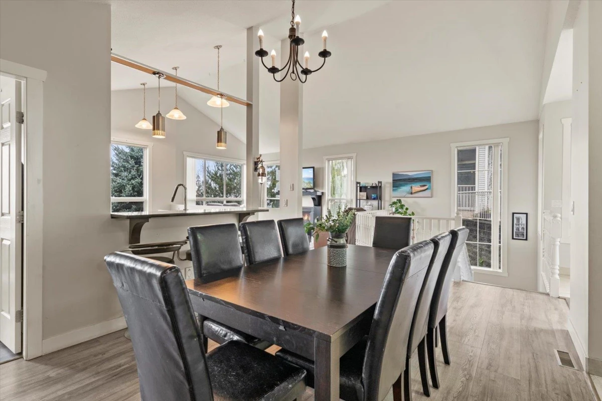 Dining Area Photo of 1706 5260 Goldspring Place, Chilliwack, BC