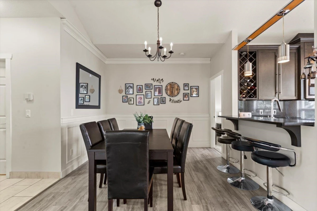 Family Room Photo of 1706 5260 Goldspring Place, Chilliwack, BC