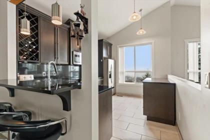 Kitchen Photo of 1706 5260 Goldspring Place, Chilliwack, BC