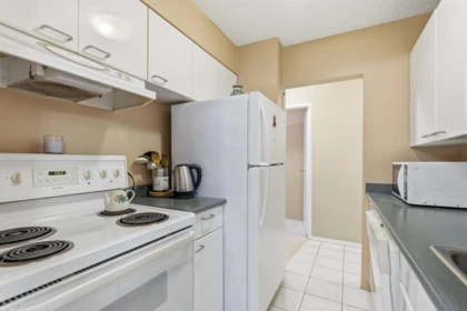 Primary Bedroom Photo of 808 2020 Fullerton Avenue, North Vancouver, BC