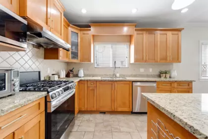 Kitchen Island Photo of 2101 Lorraine Avenue, Coquitlam, BC