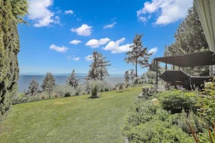 Backyard Photo of 7811 Redrooffs Road, Halfmoon Bay, BC