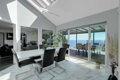 7811 Redrooffs Road, Halfmoon Bay, BC, Halfmoon Bay — Single Family Residence for sale