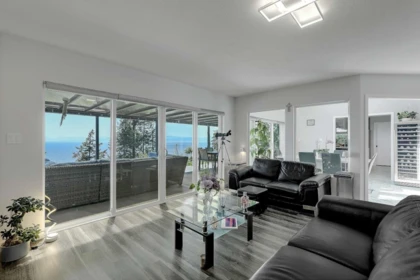 7811 Redrooffs Road, Halfmoon Bay, BC, Halfmoon Bay — Single Family Residence for sale
