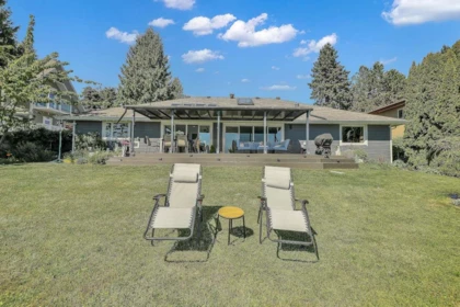 Outdoor Deck Photo of 7811 Redrooffs Road, Halfmoon Bay, BC