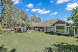 7811 Redrooffs Road, Halfmoon Bay, BC