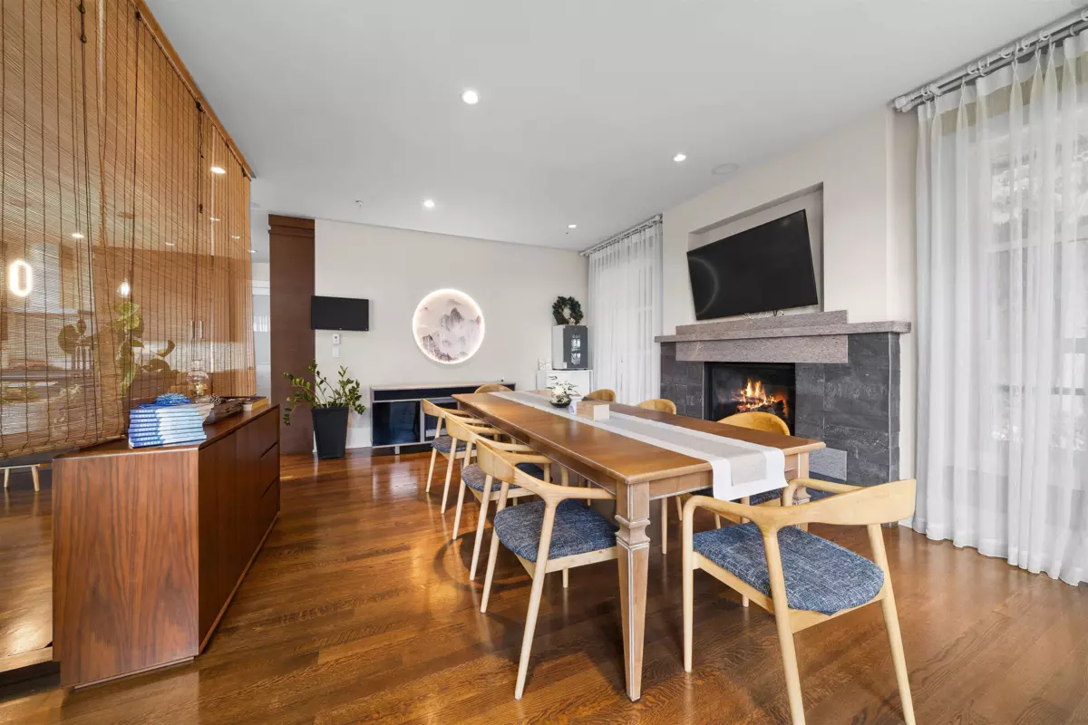 Family Room Photo of 1162 Millstream Road, West Vancouver, BC