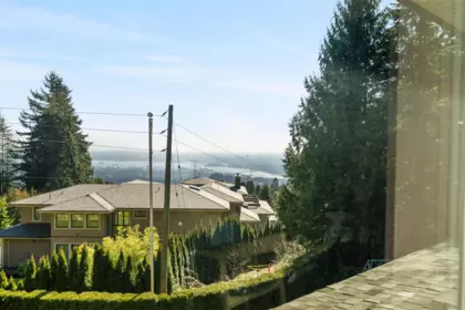 Front Yard Photo of 1162 Millstream Road, West Vancouver, BC