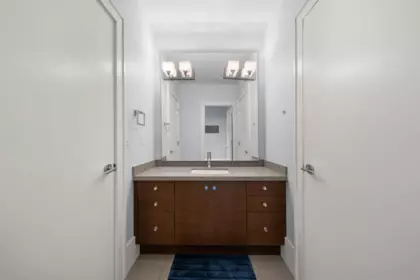 Walk-In Closet Photo of 1162 Millstream Road, West Vancouver, BC
