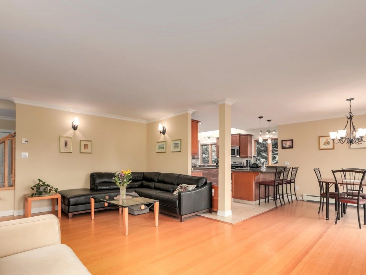 Dining Area Photo of 4072 Skyline Drive, North Vancouver, BC
