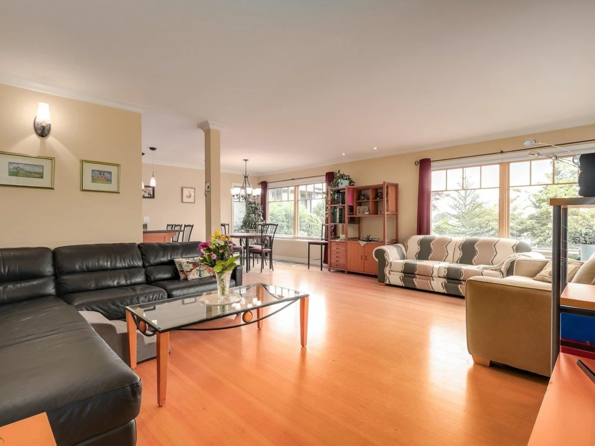 Living Room Photo of 4072 Skyline Drive, North Vancouver, BC