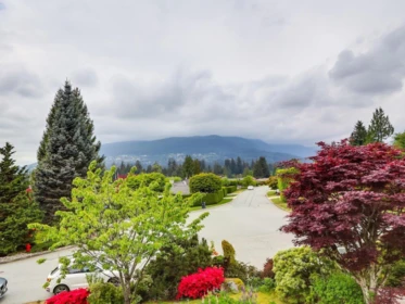 Entry Foyer Photo of 4072 Skyline Drive, North Vancouver, BC