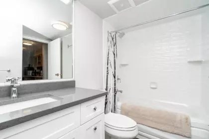 Mudroom Photo of 605 1026 Queens Avenue, New Westminster, BC