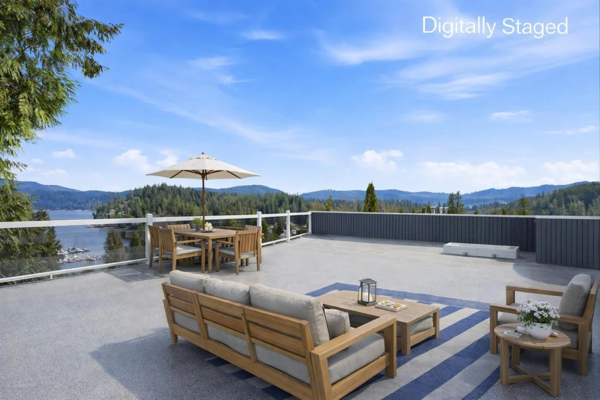 Living Room Photo of 2341 Caledonia Avenue, North Vancouver, BC