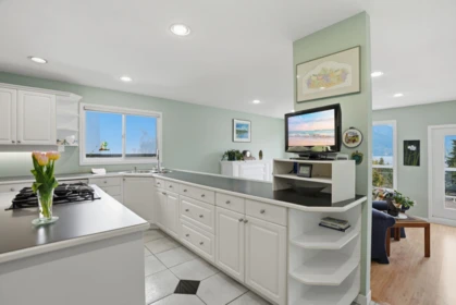 Breakfast Nook Photo of 2341 Caledonia Avenue, North Vancouver, BC