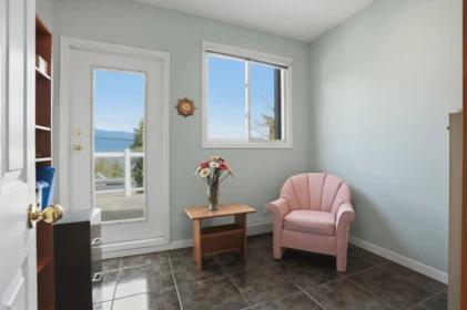 Guest Bathroom Photo of 2341 Caledonia Avenue, North Vancouver, BC