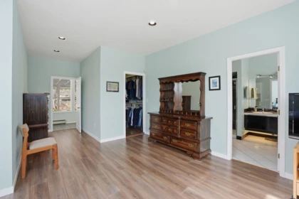 Hallway Photo of 2341 Caledonia Avenue, North Vancouver, BC