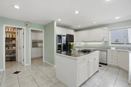 Pantry Photo of 2341 Caledonia Avenue, North Vancouver, BC