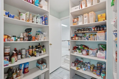 Walk-In Closet Photo of 2341 Caledonia Avenue, North Vancouver, BC