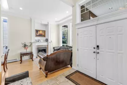 Kitchen Photo of 14893 67a Avenue, Surrey, BC