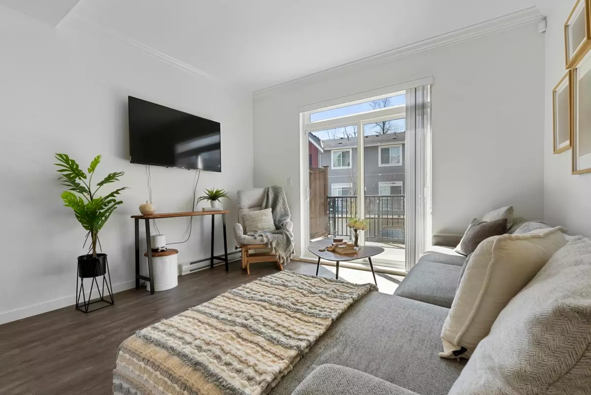 Living Room Photo of 28 19128 65 Avenue, Surrey, BC
