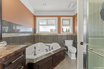 Hallway Photo of 14750 61st Avenue, Surrey, BC