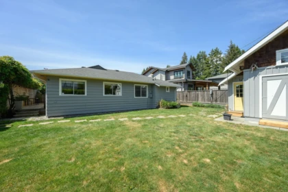 Garden / Landscaping Photo of 3248 Beverley Crescent, North Vancouver, BC