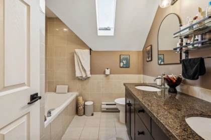 Primary Bathroom Photo of 2819 W 13th Avenue, Vancouver, BC
