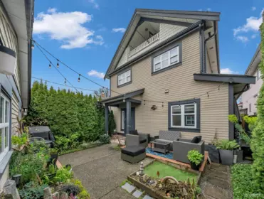 Hot Tub / Spa Photo of 723 E 12th Avenue, Vancouver, BC