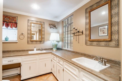 Primary Bedroom Photo of 4346 Capilano Road, North Vancouver, BC
