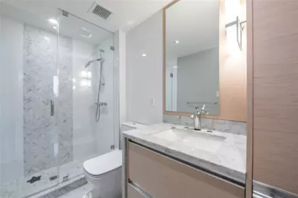 Guest Bathroom Photo of 507 505 W 30th Avenue, Vancouver, BC