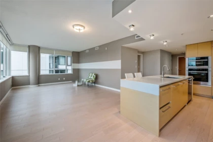 Kitchen Island Photo of 507 505 W 30th Avenue, Vancouver, BC