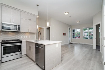 Kitchen Photo of 119 2120 Gladwin Road, Abbotsford, BC