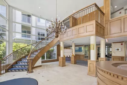 Entry Foyer Photo of 118 3098 Guildford Way, Coquitlam, BC