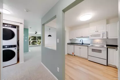 Entry Foyer Photo of 407 9626 148 Street, Surrey, BC