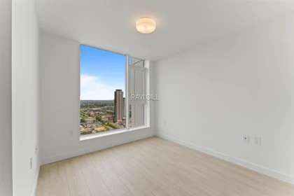 Powder Room Photo of 3402 13675 107a Avenue, Surrey, BC