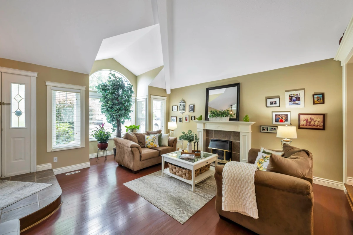 Dining Area Photo of 6114 187a Street, Surrey, BC