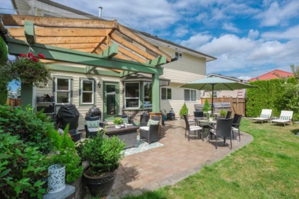 Swimming Pool Photo of 6114 187a Street, Surrey, BC