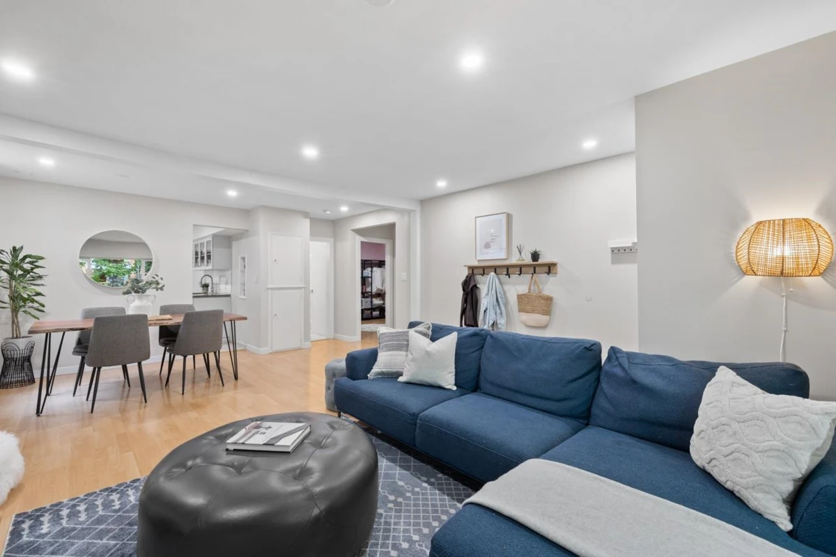 Living Room Photo of 2036 E Broadway, Vancouver, BC
