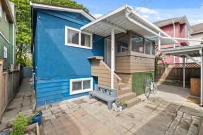 Office / Den Photo of 2036 E Broadway, Vancouver, BC