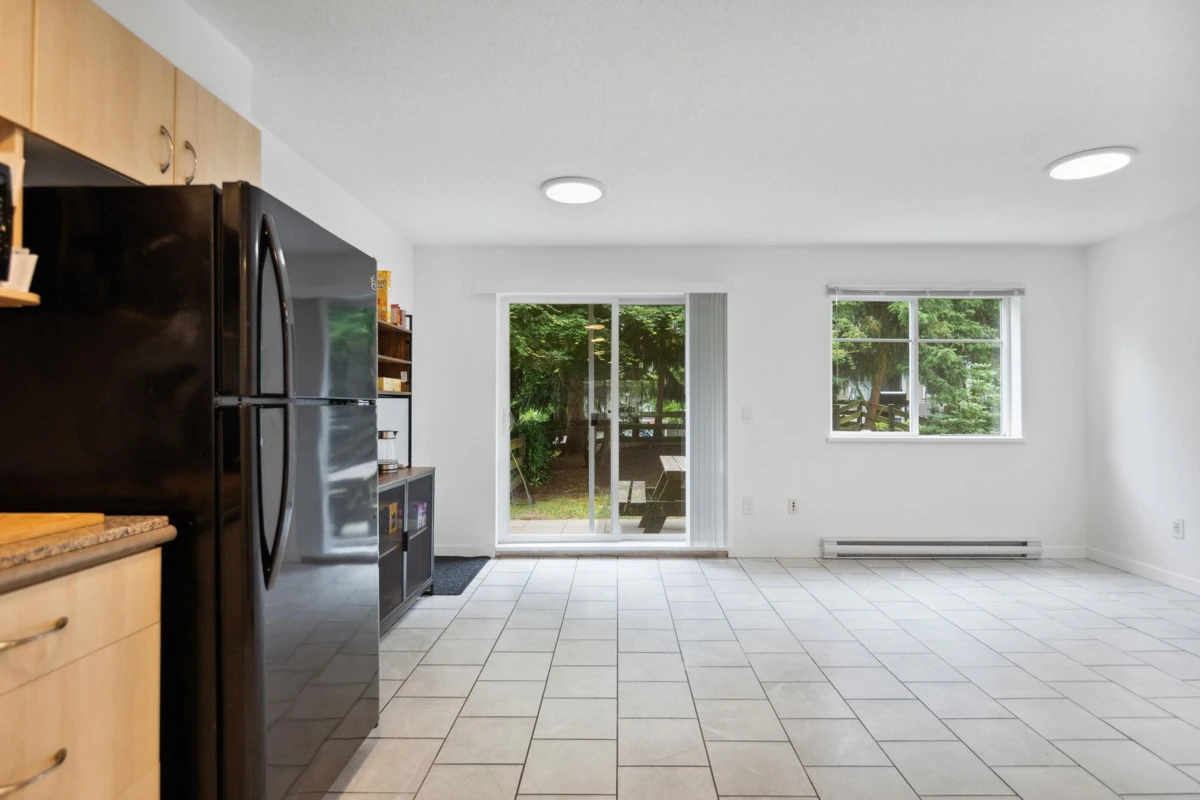 Living Room Photo of 26 15871 85 Avenue, Surrey, BC