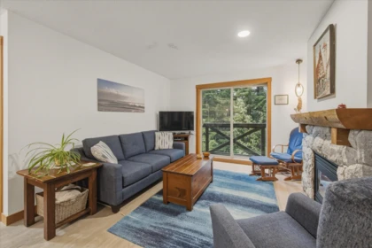325 4660 Blackcomb Way, Whistler, BC, Whistler — Apartment/Condo for sale