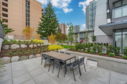 Front Yard Photo of 3002 450 Westview Street, Coquitlam, BC